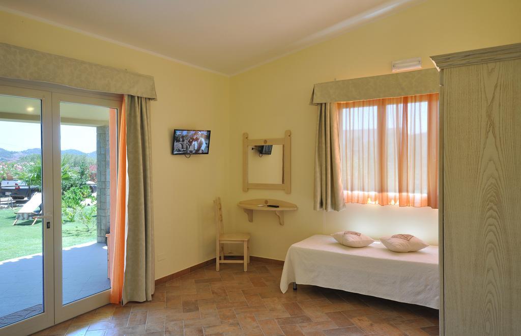 Affittacamere B&B La Villa Dei Graniti Villasimius Exterior photo