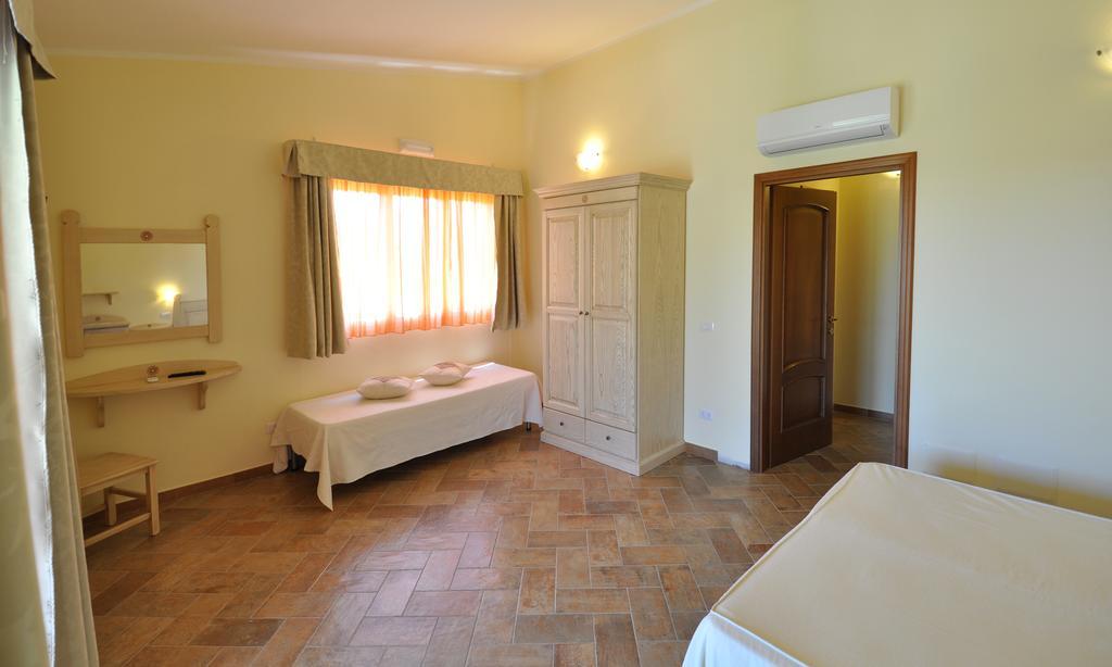 Affittacamere B&B La Villa Dei Graniti Villasimius Room photo